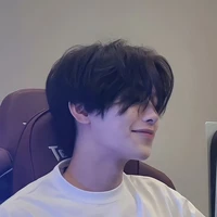 ไซม่อน(เพื่อนนายเอก+ชอบแหกกฎ)