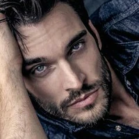 ●Matthew Jiménez●• 34 años Padre•