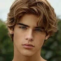 ●Jacob●•Hermano•18 años•