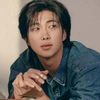 Namjoon (amigo de Hyunjin)