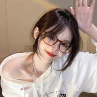 พรีม (นางเอก เเฝดน้อง)