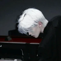 ไวท์🤍[พระเอก]