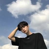 ม่อน(พี่ชายนางเอก)