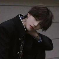 คิน{พ่อพระเอก}