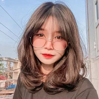พลอย(เด็กเนิร์ด)