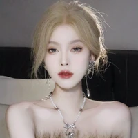 นิว(แม่พระเอก)