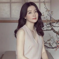 จื่อรั่ว(แม่นางเอก)