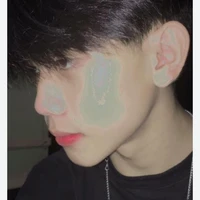 คิน(พระเอกพี่กลาง)