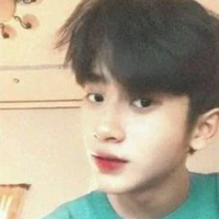คิง(พระเอกพี่กลาง)