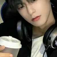 แซม(พี่นางเอก)