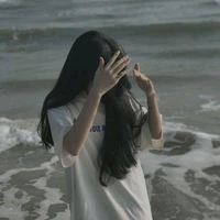 พลอย(น้องนางเอก)