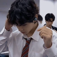 𝐊𝐢𝐦 𝐓𝐚𝐞-𝐇𝐲𝐮𝐧𝐠 (김태형)