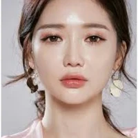 เเม่(นางเอก)