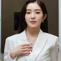 mama queen (nyonya lili caroll)