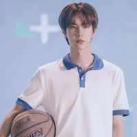 หวังอี้ป๋อ[พระเอก]