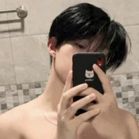 มาร์ค (หัวหน้าห้อง/พระเอก)