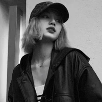 Lalisa Carles/Manoban