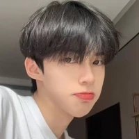 บูม(บอร์ดิการ์ดพระเอก)