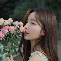 เมย์(นางเอก)
