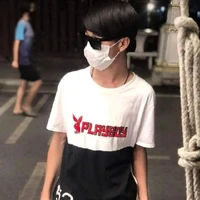 บอมเบย์(เพื่อนในกลุ่มเต้)