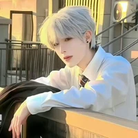 ซันต์(พี่ชายของนางเอก🌷)