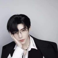 คิว(พี่พระเอก)