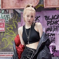 claudia Kirana/royaley