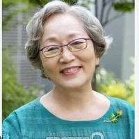 MoonHe ( Nenek Kina )