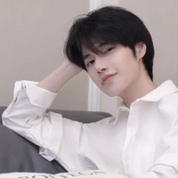 ดีแลน(พระเอก)