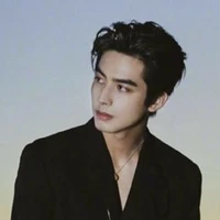 นาวิน:พระเอก