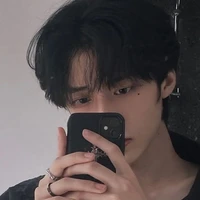 [คริสโตเฟอร์[ลูกบุญธรรม]CEO👑❄️💢