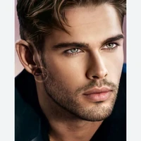 Evan Kingston ( middle / ml 1  )