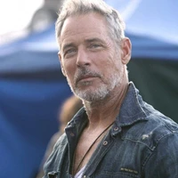 Adrian Lennox (pai)( Delta)55