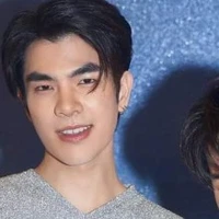 คริสตัล(พระเอก)