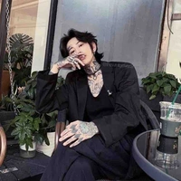 ลูคัส -พระเอก-