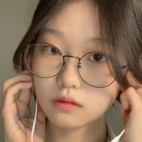 นิว(นอ.+ตอนใส่แว่น)