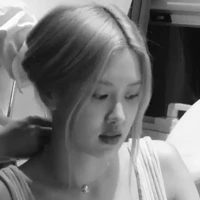 ชมพู่(เพื่อนนางเอก)