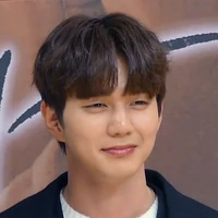 yoo seung (omega)Go eun