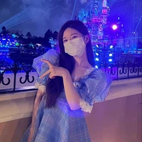 วิว ( นางเอก )
