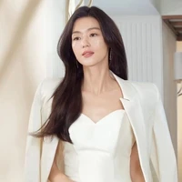 ลดา(แม่นางเอก)