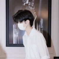 ไอคิว/รุ่นพี่ที่สนิทน.อสมัยประถม