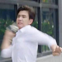 แอดขี่โพนี่ไปเตะปาก พ.อ