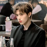ฮ่องเต้•เพื่อนพระเอก