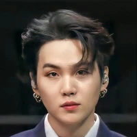 Kim Yoongi [ Suga ]
