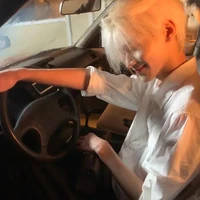 เต.[พอ.|นักร้องนำ]