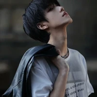 เธียร์(น้องชายคนเล็กของน.อ+บอดี้การ์ด)