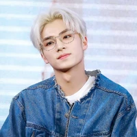 Na/Huang Xiaujun(kakak Jaemin)