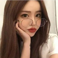 เอลลิส(แม่พระเอก)