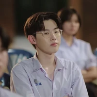 พร้อม(เพื่อนนายเอก)