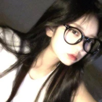 เฟอร์เรียด้า(นอ.)-ใส่แว่น-